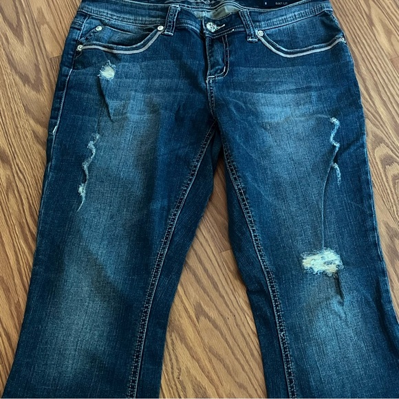 Seven7 Women’s Size 8 Boot Cut Depressed Blue Jeans - Picture 4 of 11